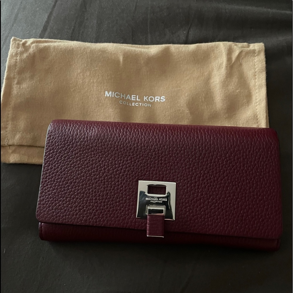Michael Kors Bancroft Pebbled Calf Leather Continental Wallet